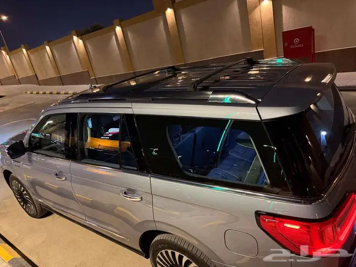 Lincoln Navigator Presidential 11