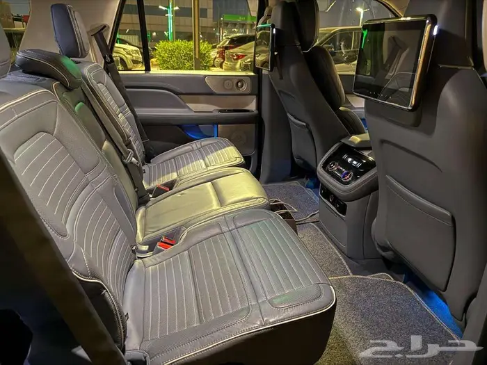 Lincoln Navigator Presidential 27