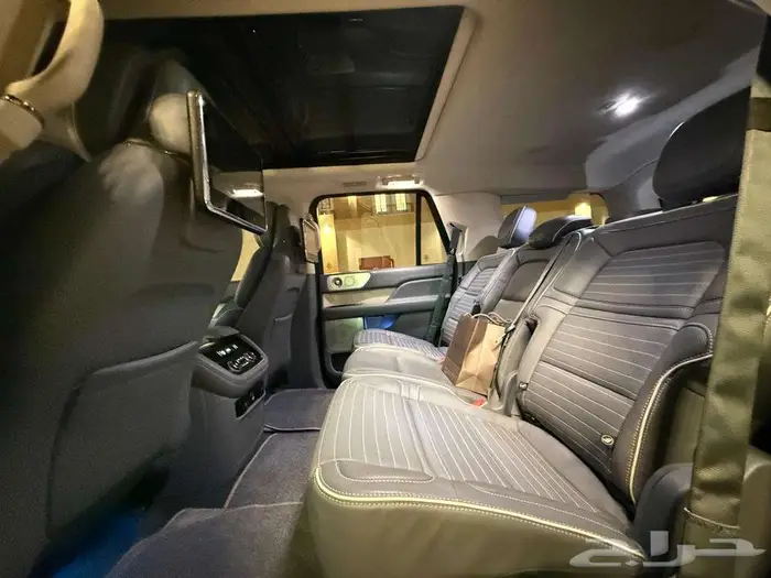Lincoln Navigator Presidential 28