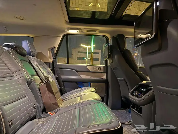 Lincoln Navigator Presidential 31