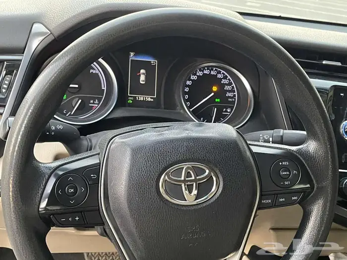 تويوتا كامري أبيض هايبرد 2019 12