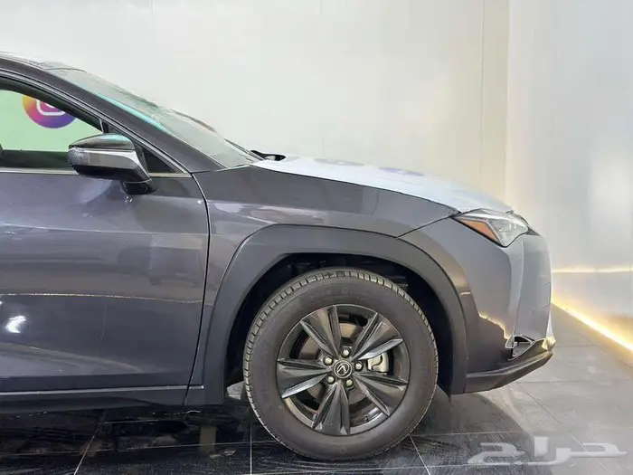 لكزس UX300 هايبرد 2024 4