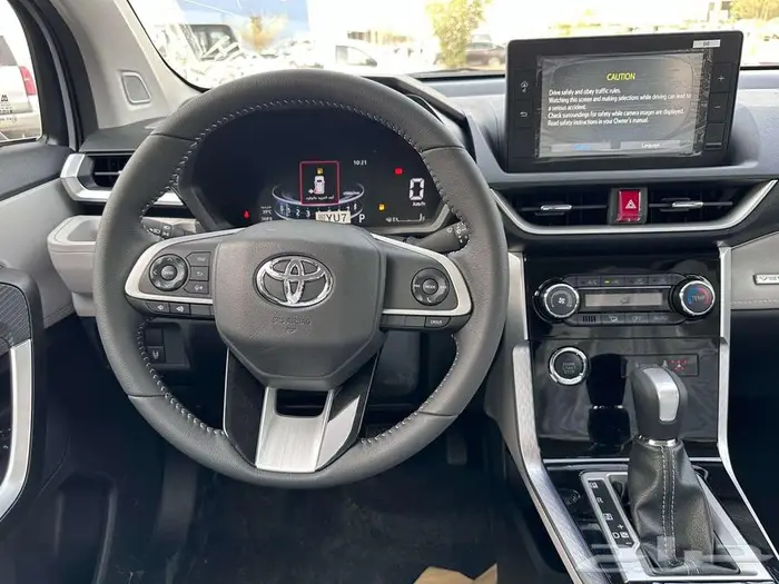 تويوتا فيلوز GLX موديل 2025 3