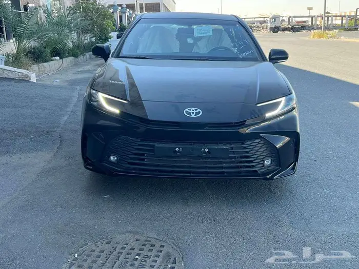 تويوتا كامري E بنزين موديل 2025 اسود 0