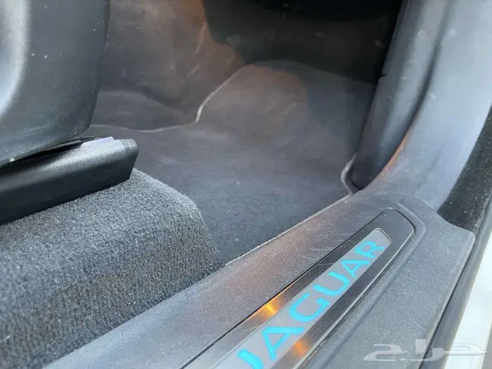 جاكوار F PACE 2020 18