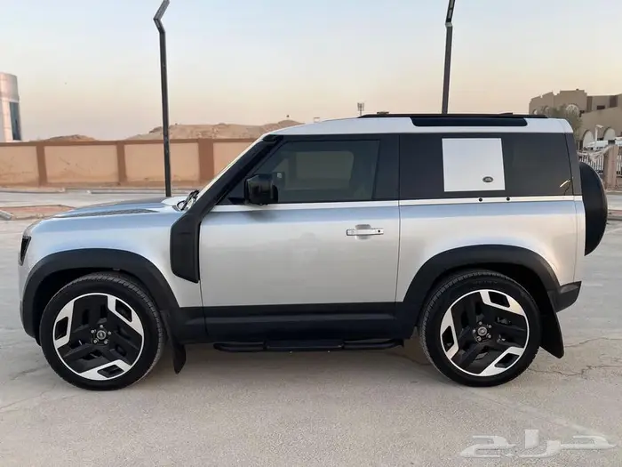 ديفندر 2021 مخزن بحالة الوكالة 90 13