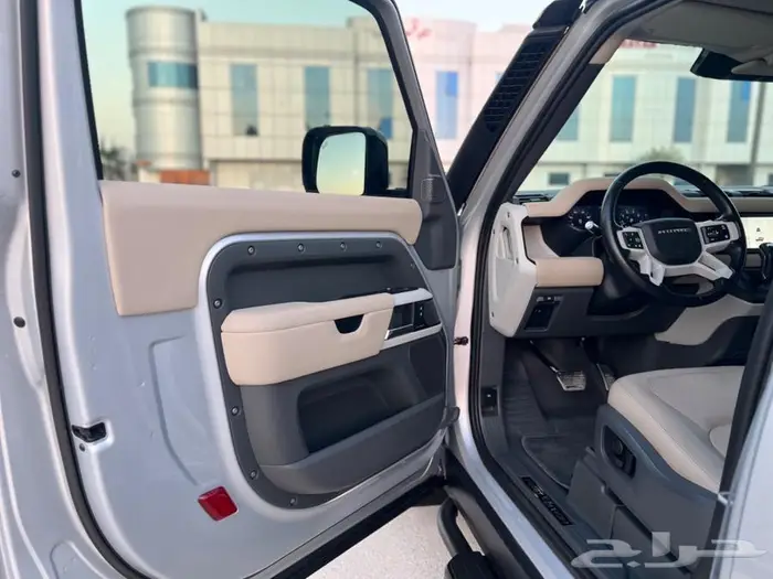 ديفندر 2021 مخزن بحالة الوكالة 90 25