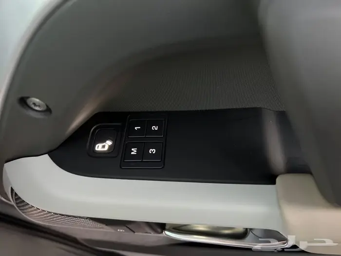 ديفندر 2021 مخزن بحالة الوكالة 90 37