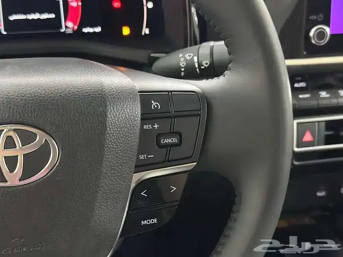 تويوتا كامرى le هايبرد موديل 2025 6