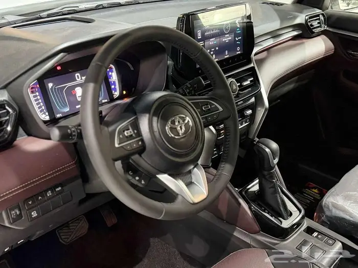 اوربان فل ابيض سقف اسود بنزين 2026 22