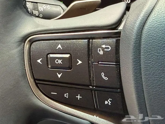 لكزس ES 250 بريمي فتحة سقف 2025 اللون ابيض 12