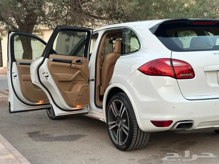 بورش كايين 13 V8 11