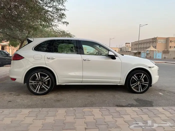 بورش كايين 13 V8 14