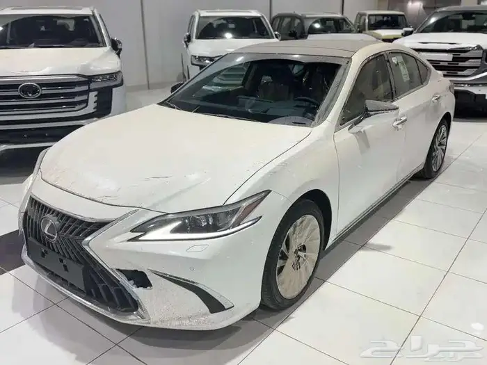 لكزس ES 350 بريمي CC بانوراما بروجيكتر 2025 اللون ابيض 2