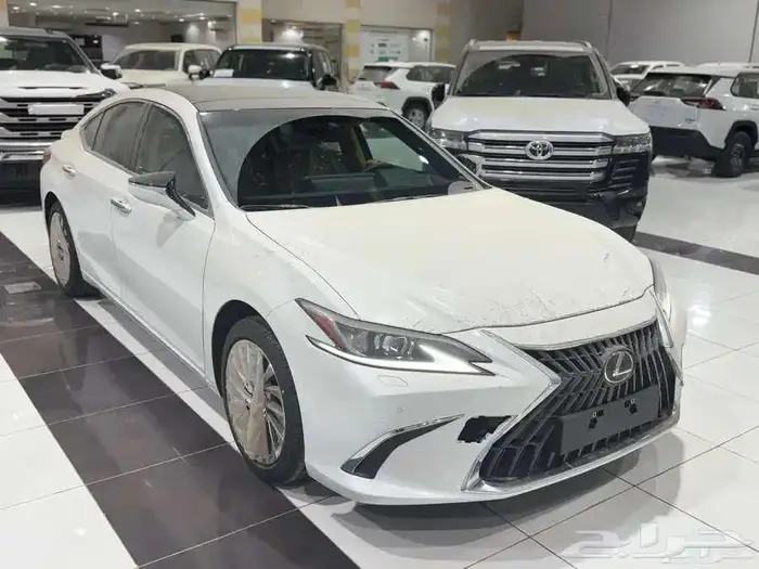 لكزس ES 350 بريمي CC بانوراما بروجيكتر 2025 اللون ابيض 1