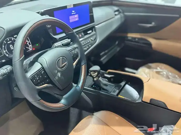 لكزس ES 350 بريمي CC بانوراما بروجيكتر 2025 اللون ابيض 11