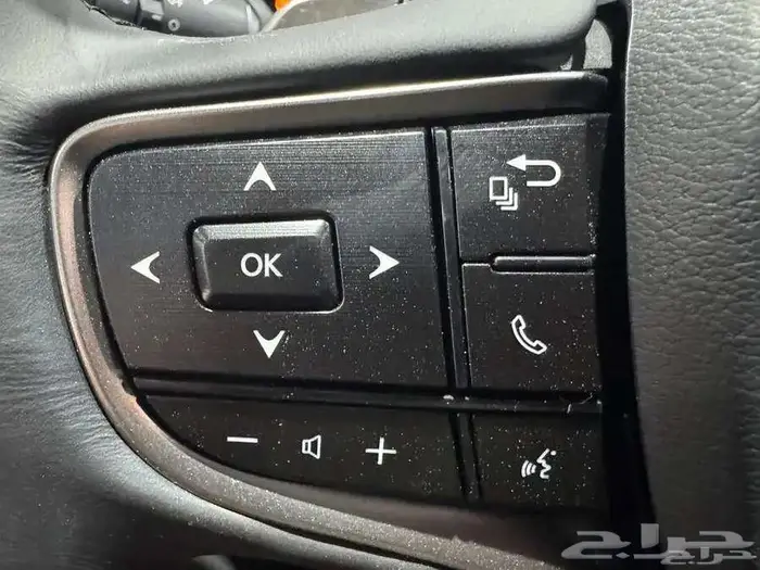 لكزس ES 350 بريمي CC بانوراما بروجيكتر 2025 اللون ابيض 17