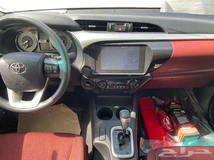 هايلوكس S- GLX بريمي بنزين 2.7 فل كامل 2025 11