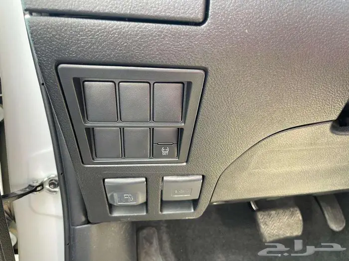 هايلوكس S- GLX بريمي بنزين 2.7 فل كامل 2025 15