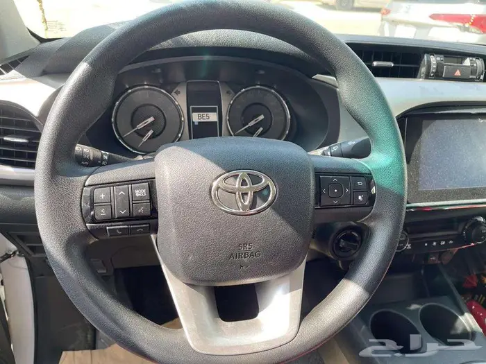 هايلوكس S- GLX بريمي بنزين 2.7 فل كامل 2025 14