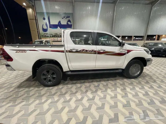 هايلوكس S- GLX بريمي بنزين 2.7 فل كامل 2025 3