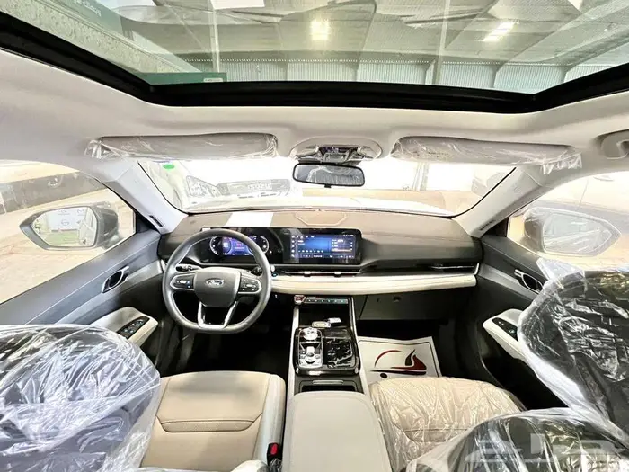 فورد تيريتوري امبيانتي وتريند وتيتانيوم 2026 11