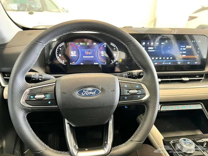 فورد تيريتوري امبيانتي وتريند وتيتانيوم 2026 10