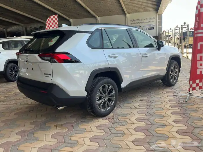 تويوتا راف فور XLE بصمه فتحه شنطه كهرباء 2025 3