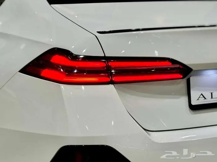 BMW 520 I M KIT 2024 (كاش - تمويل) 13