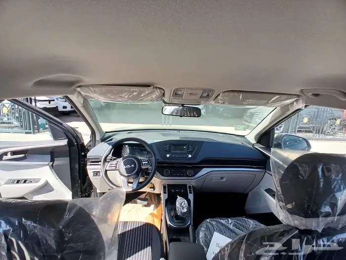 كيا كارينز موديل 2025 8