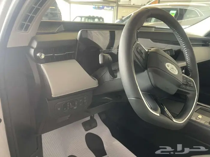 فورد تورس امبينتي 2025 مع صيانة مجاني 16