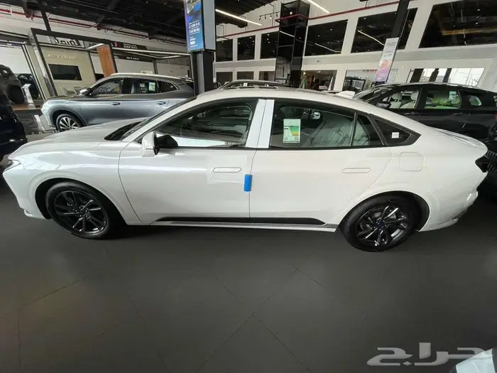 فورد تورس امبينتي 2025 مع صيانة مجاني 2