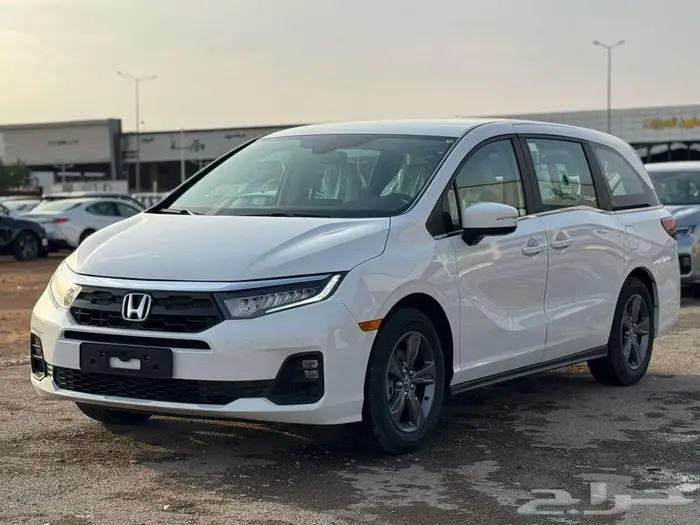 هوندا اوديسي LX موديل 2025 - اللون - ابيض - رمادي 1
