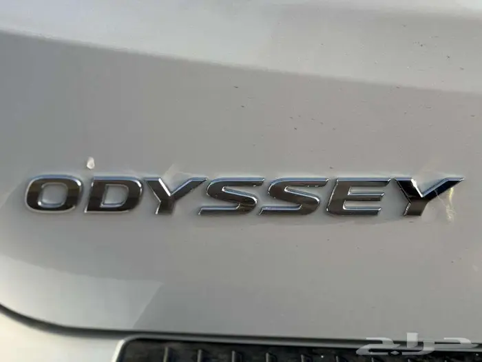 هوندا اوديسي LX موديل 2025 - اللون - ابيض - رمادي 3