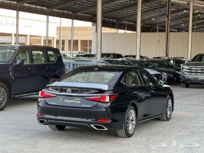 لكزس CC ES350 نص فل بروجكتور 2025 (بريمي) كاش واقساط 2