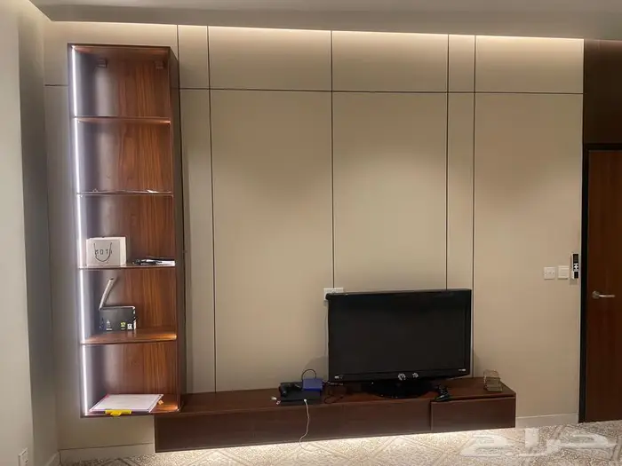 مكتبة تلفزيون معلقه العدد اثنتين 2