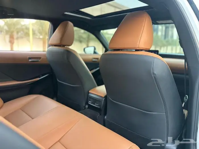 لكزس IS300 2024 شبه جديدة 16