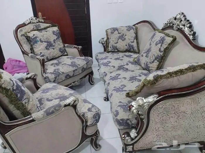 جيزان -مكيف طن ونصف -غرفة نوم   طقمين كنب 6