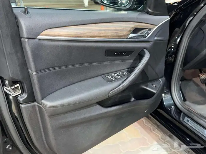 للبيع BMW-i520 الفئه الخامسه 2020 سعودي 29