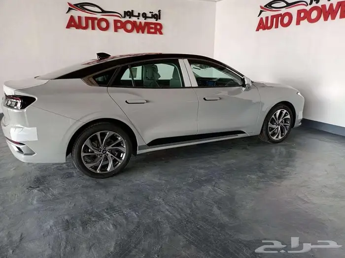 عرض خاص فورد تورس تيتانيوم موديل 2025 5