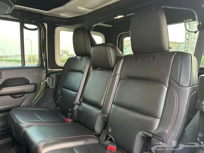 جيب رانجلر روبيكون 2023 على الضمان والصيانة المجانية 17