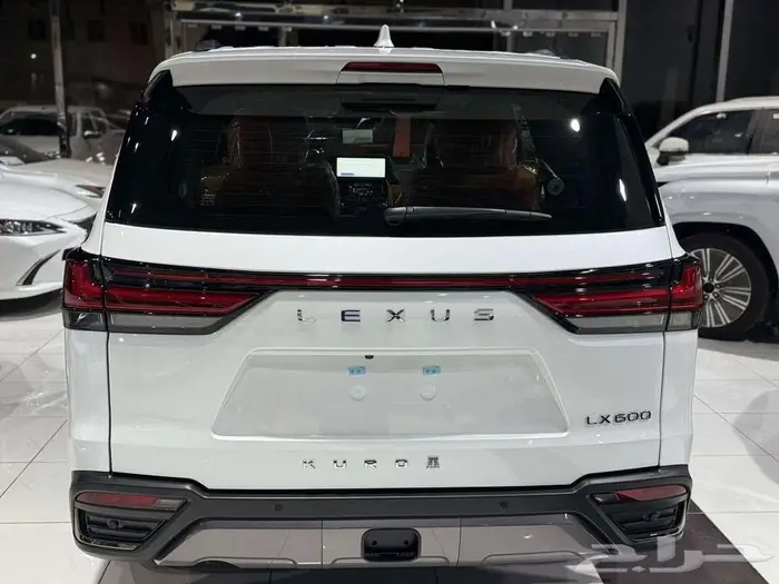 لكزس LX 600 بريمي VIP ابيض بلاك ادشن داخل - جملي 5