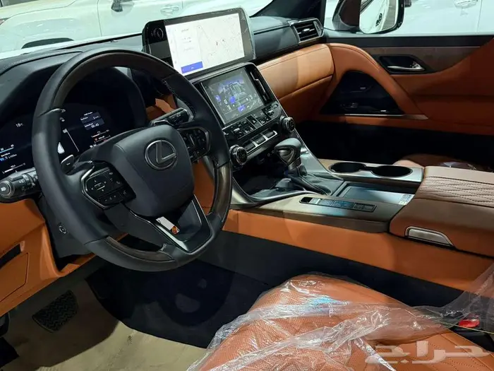 لكزس LX 600 بريمي VIP ابيض بلاك ادشن داخل - جملي 14