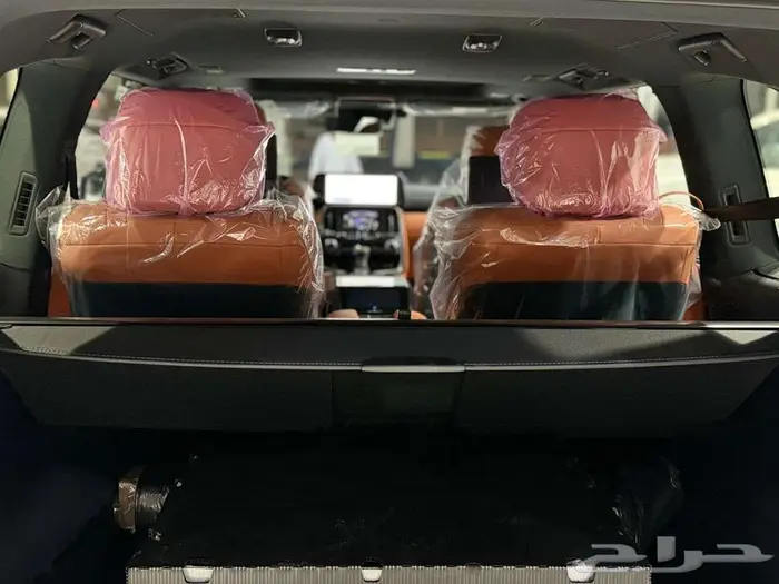 لكزس LX 600 بريمي VIP ابيض بلاك ادشن داخل - جملي 7