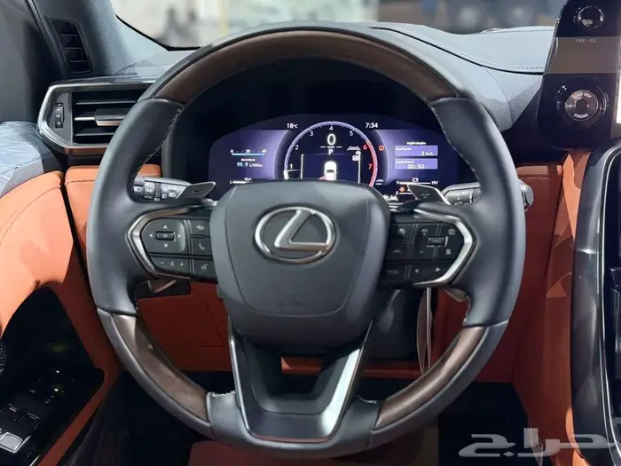 لكزس LX 600 بريمي VIP ابيض بلاك ادشن داخل - جملي 17