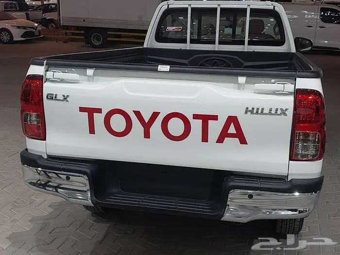 هايلوكس GLX -غمارة بنزين -دبل-2025 استلام فوري 7