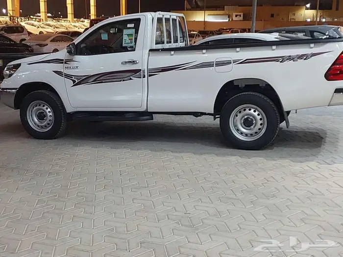 هايلوكس GLX -غمارة بنزين -دبل-2025 استلام فوري 5