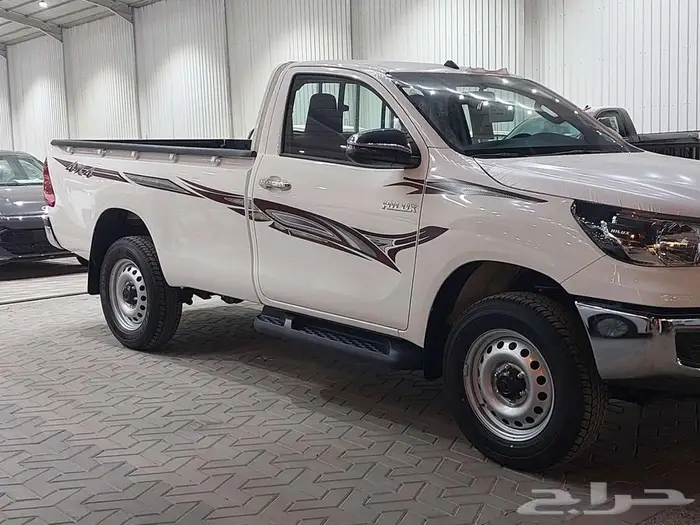 هايلوكس GLX -غمارة بنزين -دبل-2025 استلام فوري 4