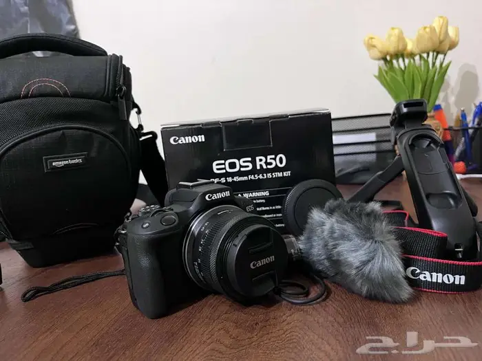 كاميرا كانون EOS R50   بدون مرآة (Mirrorless) شبه جديييدة 3
