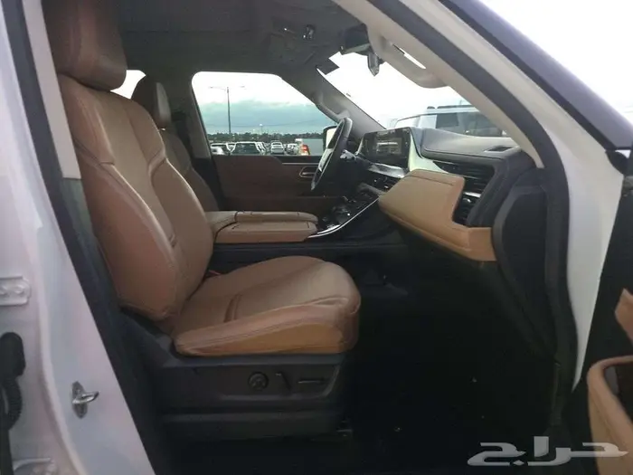 انفينتي QX80 2025 بسعر 355 الف واصل لباب البيت 9